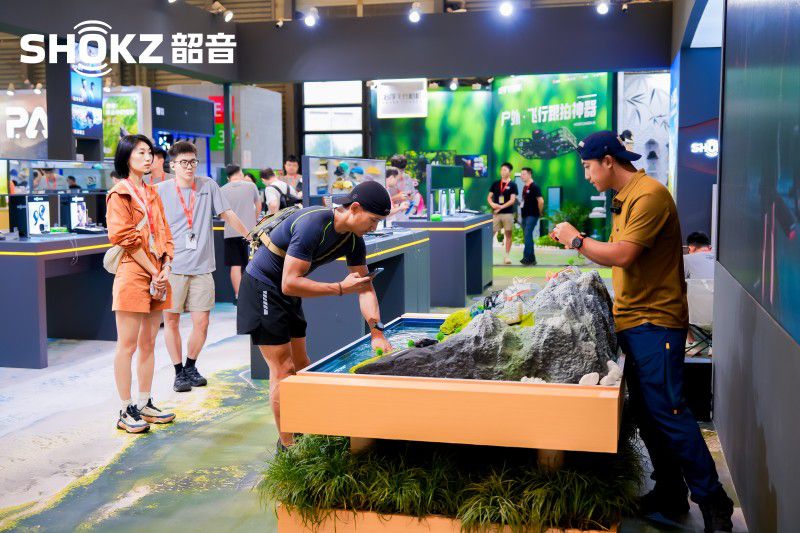 打开“运动+音乐”新方式Shokz韶音携全系运动耳机产品亮相ISPO2024(图2)