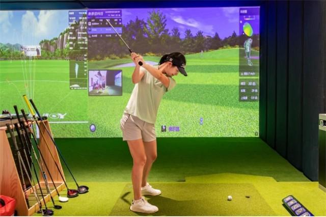 米乐M6平台：健身+高尔夫四千平体育空间打造运动娱乐新纪元(图6)