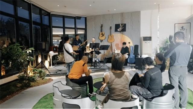 米乐M6平台：健身+高尔夫四千平体育空间打造运动娱乐新纪元(图9)