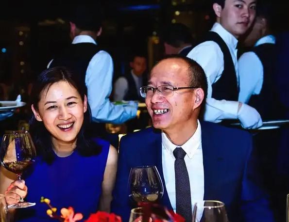 复旦老师成上海首富38万赚8048亿跟原配离婚另娶美女主持人(图14)