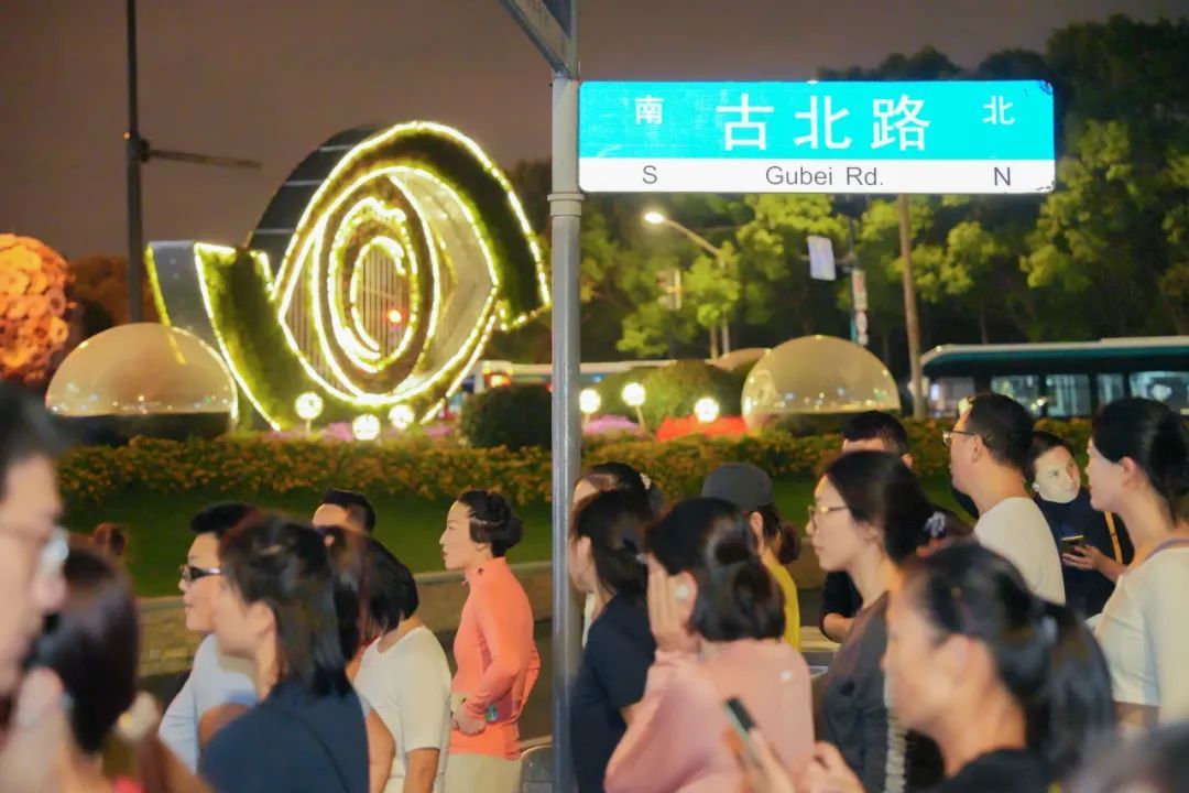 米乐M6网页版：寻找运动搭子！长宁这家俱乐部开启冬日夜跑计划→(图2)