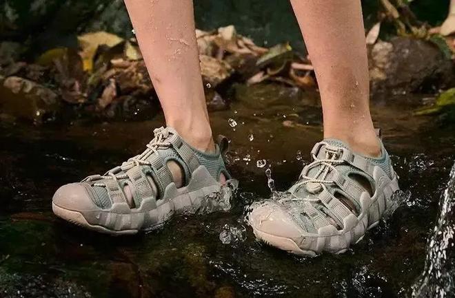 中国中产三件套被一双“臭鞋”抢了风头(图6)