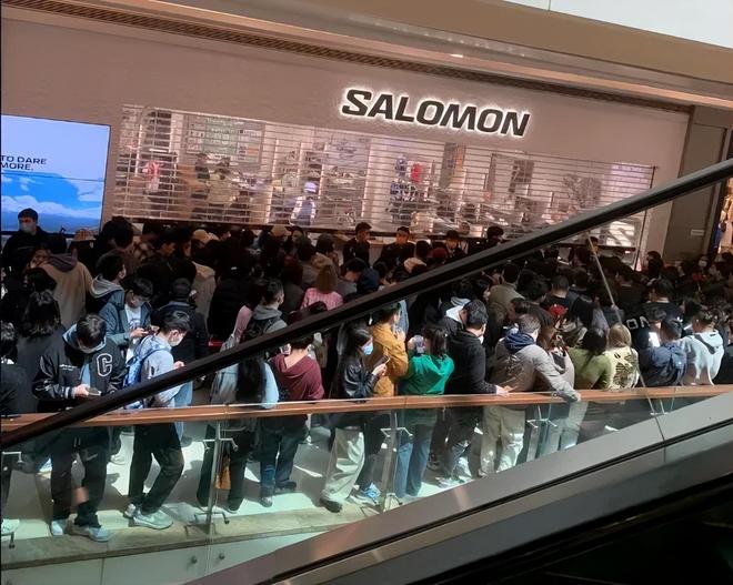 中国中产三件套被一双“臭鞋”抢了风头(图18)