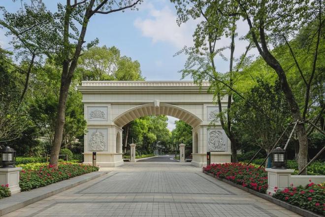 盛大开幕@绿宝园翡梵售楼处发布：绿宝园翡梵奢华生活新标杆(图4)