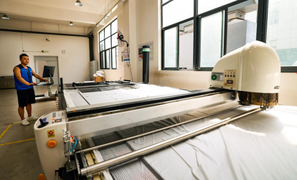 米乐M6平台：从“跟着走”到“领着跑”威海火炬高新区企业打开全球户外用品市场(图2)