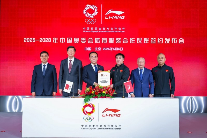 李宁半年增收33%专业跑鞋卖出1400万双(图2)