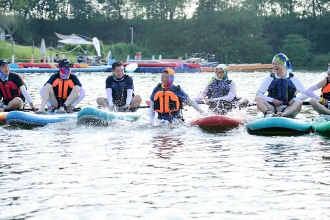 年轻人迷上桨板亮马河比北京的早高峰还“堵”(图5)
