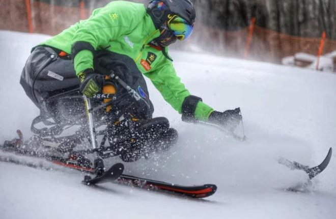 狂飙90%！从始祖鸟平替逆袭成中产新宠轮椅老板一年卖到40亿(图15)