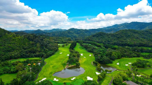 华美麓湖高尔夫俱乐部荣膺“中国十佳高尔夫俱乐部”(图3)