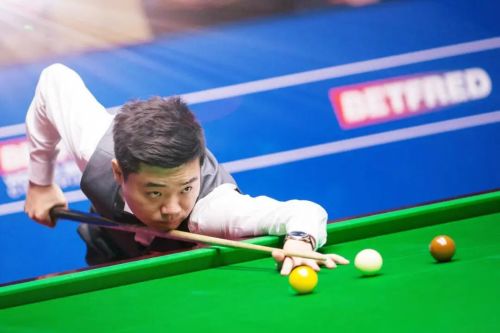 米乐M6：一年新开40000家市场规模突破千亿：被嫌弃的县城“土味”运动为何又火了？(图2)