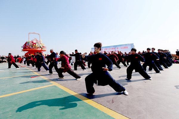 济宁：健身举步可享 赛事点燃全城(图4)