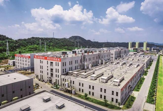 迈进2000亿俱乐部！四川四城挺起成渝“黄金腰”｜城市经济学(图2)